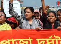 Workers demonstrate for compensation and safe conditions after Rana Plaza building collapse, Bangladesh | Photo: Awaj Foundation