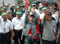 Workers demonstration in Indonesia. Copyright ILO A.Mirza